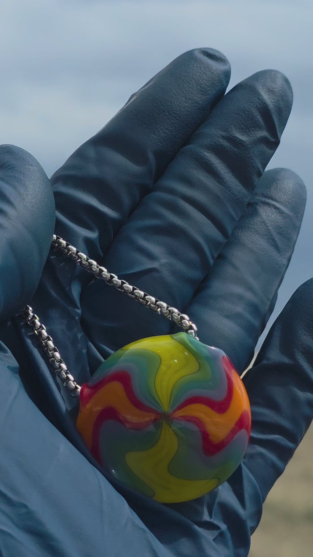Wig-Wag Pendant